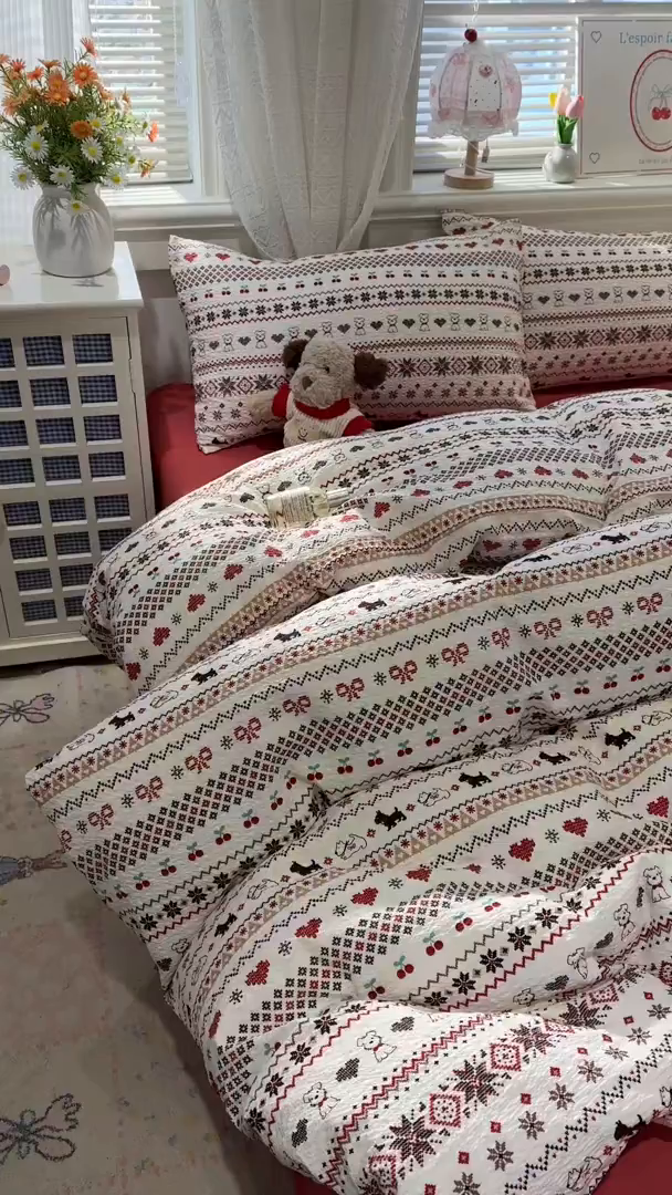 91家纺网 家纺一手货源 找家纺 老K (原美阁） 2026新款费尔岛泡芙棉四件套简约款单被套四件套 圣诞小狗
