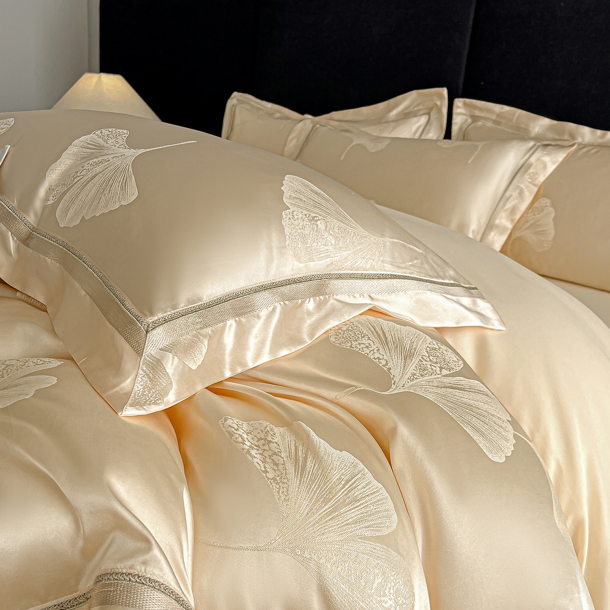 91家纺网 家纺一手货源 找家纺 置顶家纺 2026新款栀夏银杏叶亲肤提花刺绣四件套 栀夏-浅香槟