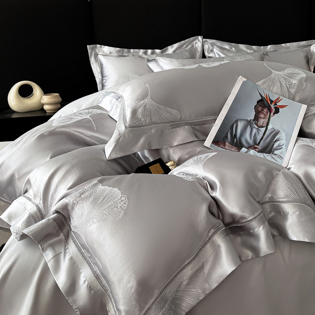 91家纺网 家纺一手货源 找家纺 置顶家纺 2026新款栀夏银杏叶亲肤提花刺绣四件套 栀夏-浅灰