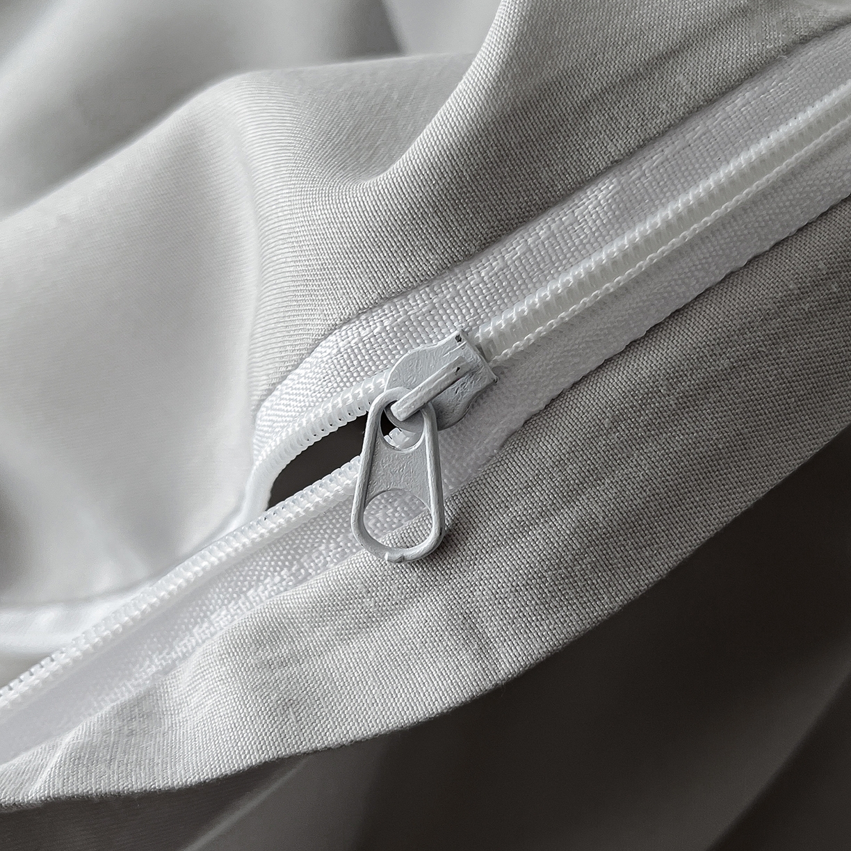 91家纺网 家纺一手货源 找家纺 置顶家纺 2026新款栀夏银杏叶亲肤提花刺绣四件套 栀夏-浅灰