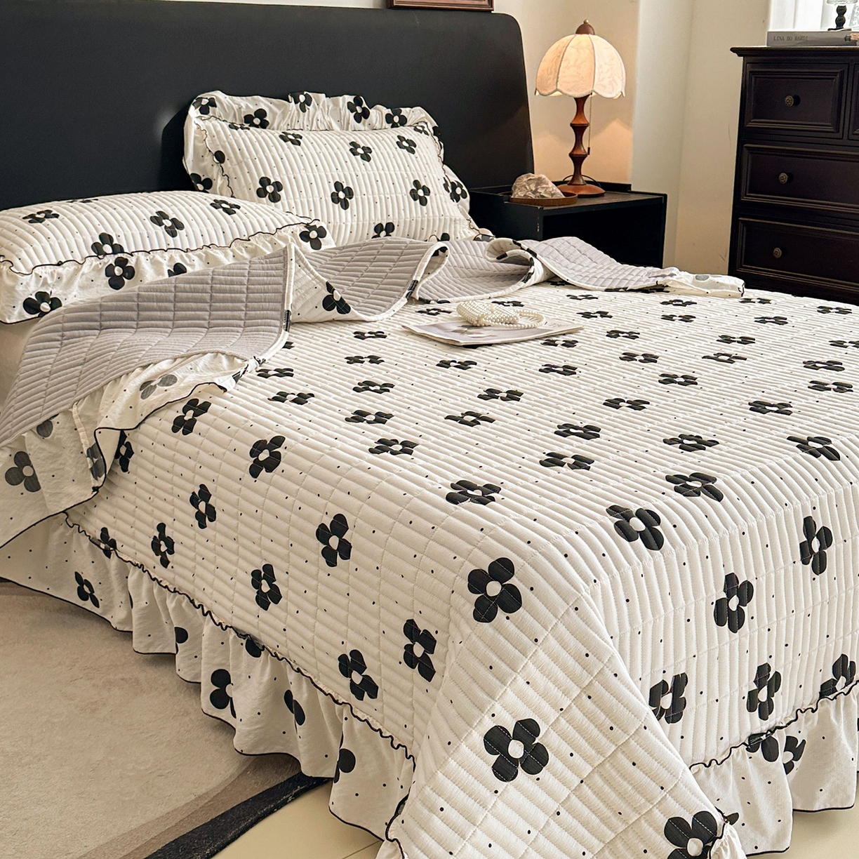 91家纺网 家纺一手货源 找家纺 眠势力 2026新款双层纱花边床盖单件加厚夹棉云感皱皱纱大花边床单三件套赫本风 宝格风情