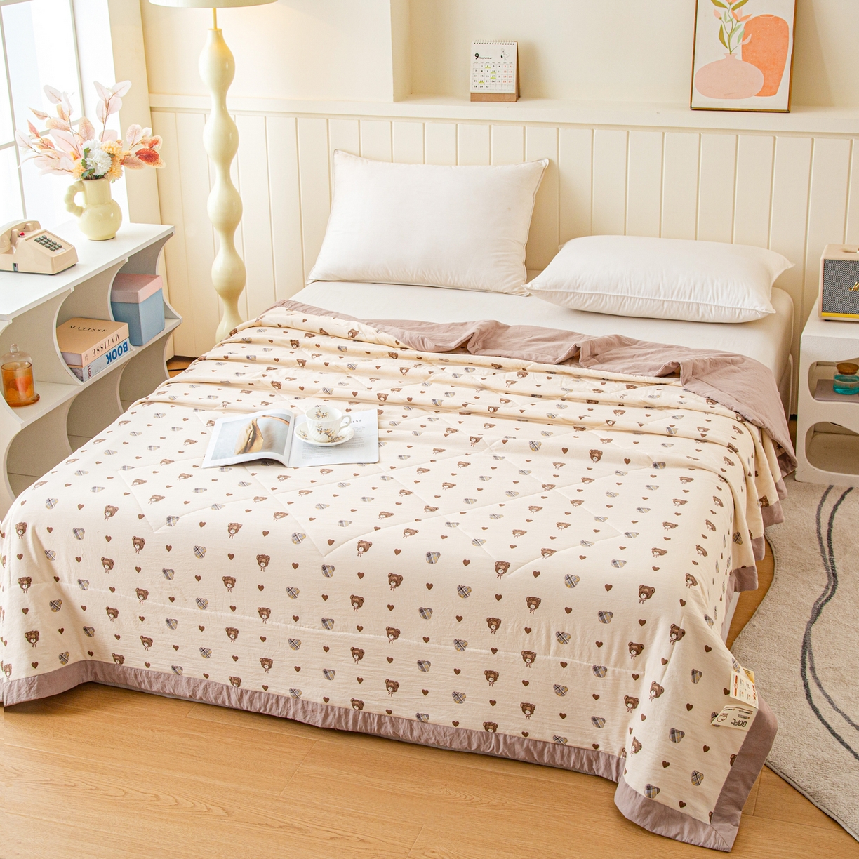 91家纺网 家纺一手货源 找家纺 美之润家纺 2026新款棉花新疆棉花被印花夏被学生单人宿舍夏被 暖熊相伴