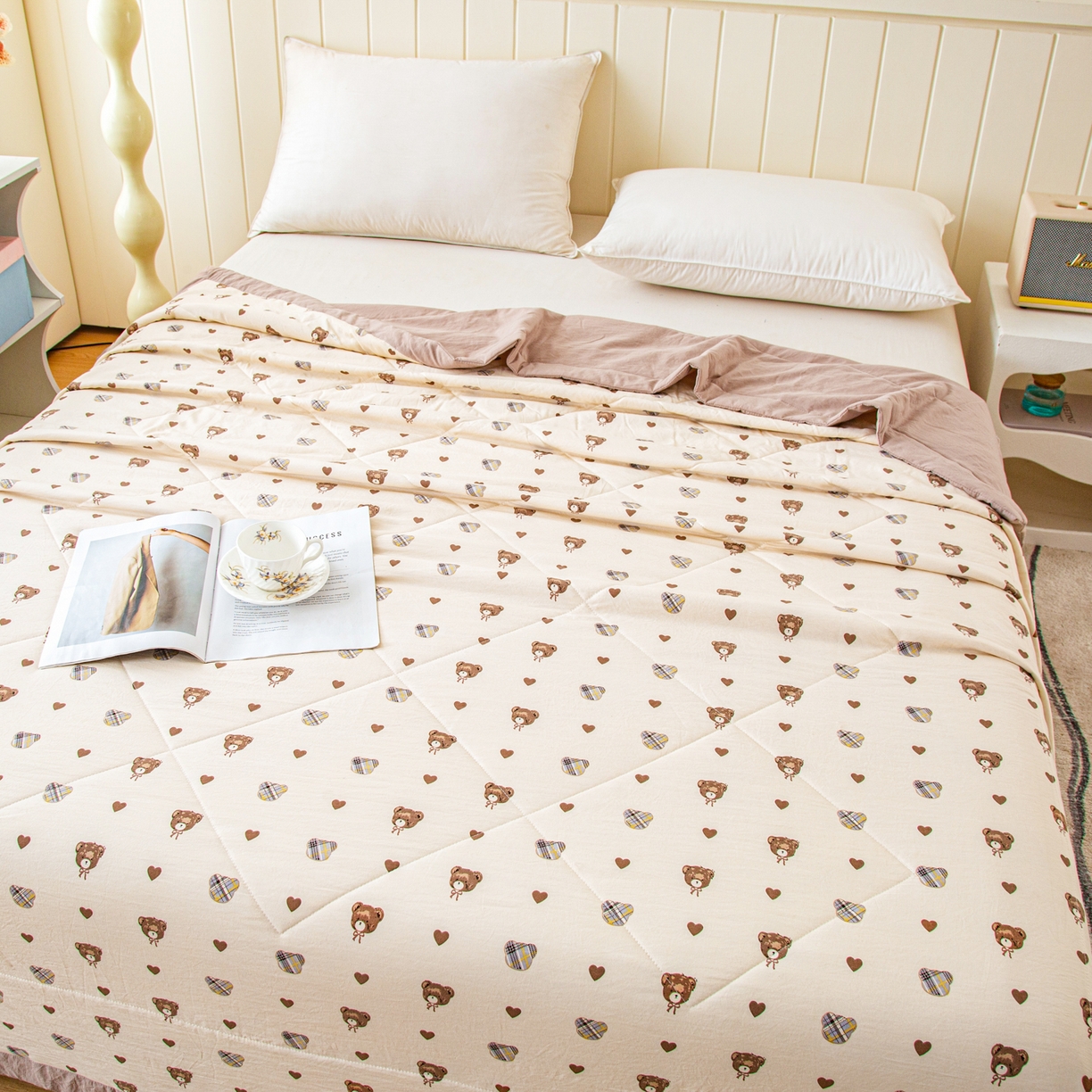 91家纺网 家纺一手货源 找家纺 美之润家纺 2026新款棉花新疆棉花被印花夏被学生单人宿舍夏被 暖熊相伴