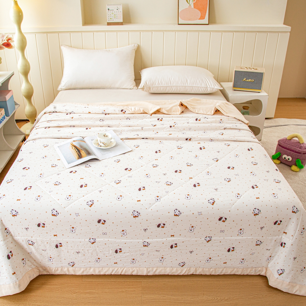 91家纺网 家纺一手货源 找家纺 美之润家纺 2026新款棉花新疆棉花被印花夏被学生单人宿舍夏被 萌犬暖绒