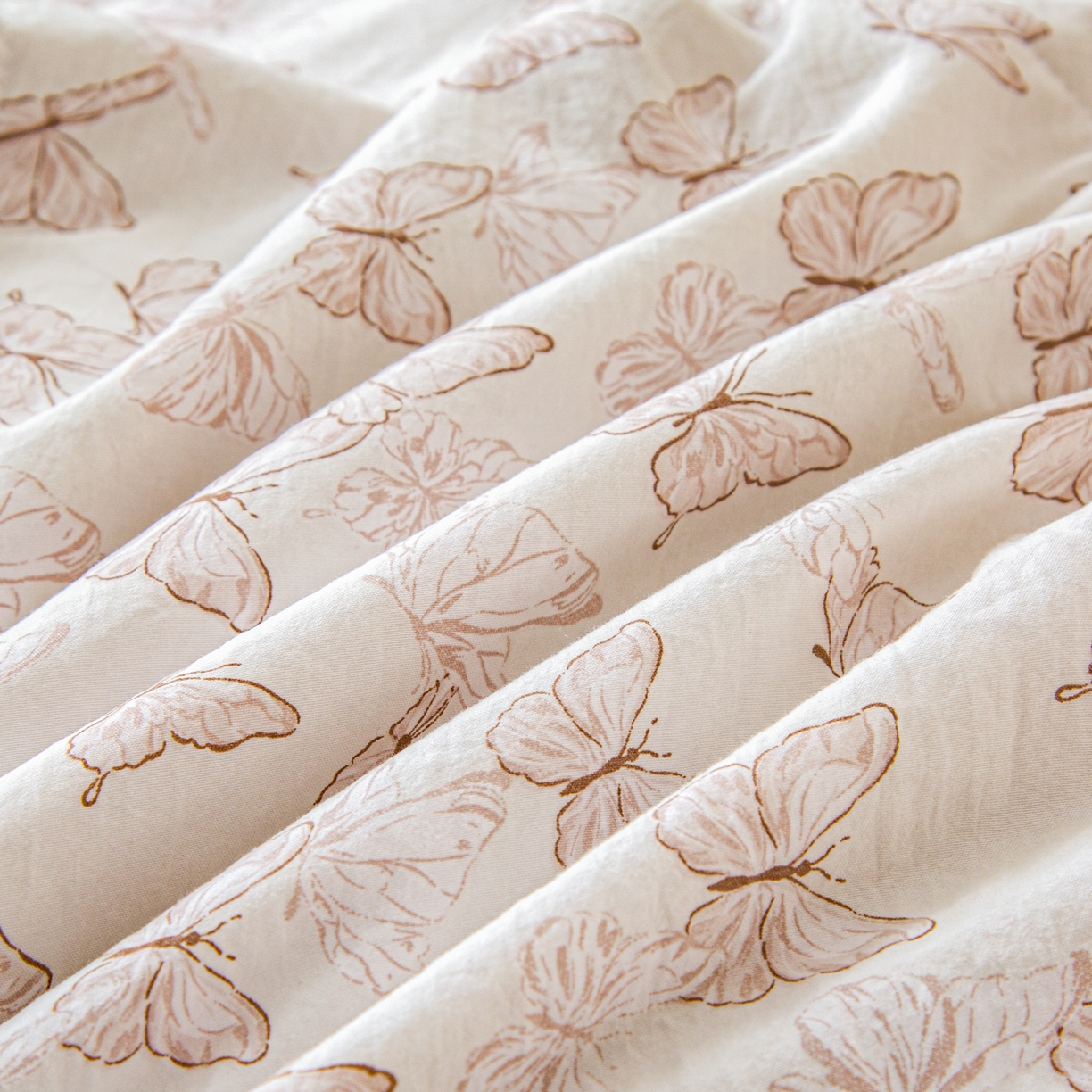 91家纺网 家纺一手货源 找家纺 美之润家纺 2026新款棉花新疆棉花被印花夏被学生单人宿舍夏被 暖棕蝶梦