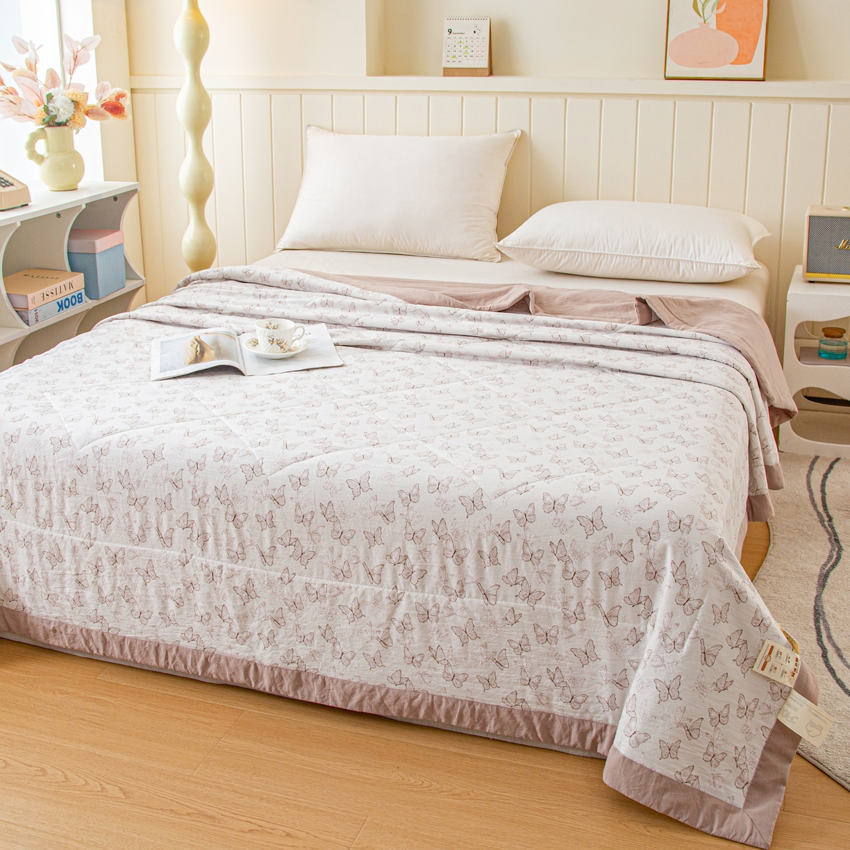 91家纺网 家纺一手货源 找家纺 美之润家纺 2026新款棉花新疆棉花被印花夏被学生单人宿舍夏被 暖棕蝶梦