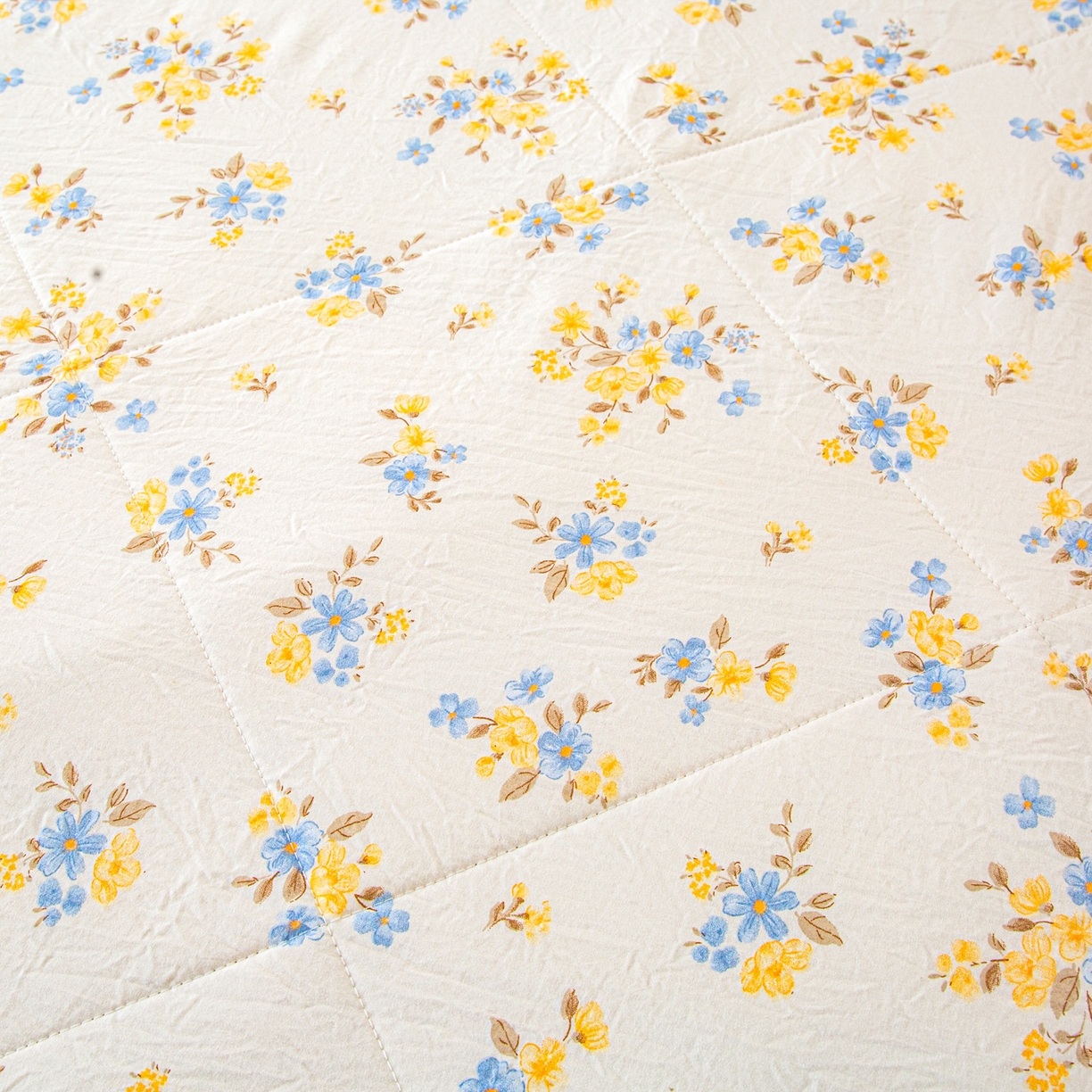 91家纺网 家纺一手货源 找家纺 美之润家纺 2026新款棉花新疆棉花被印花夏被学生单人宿舍夏被 夏梦碎花