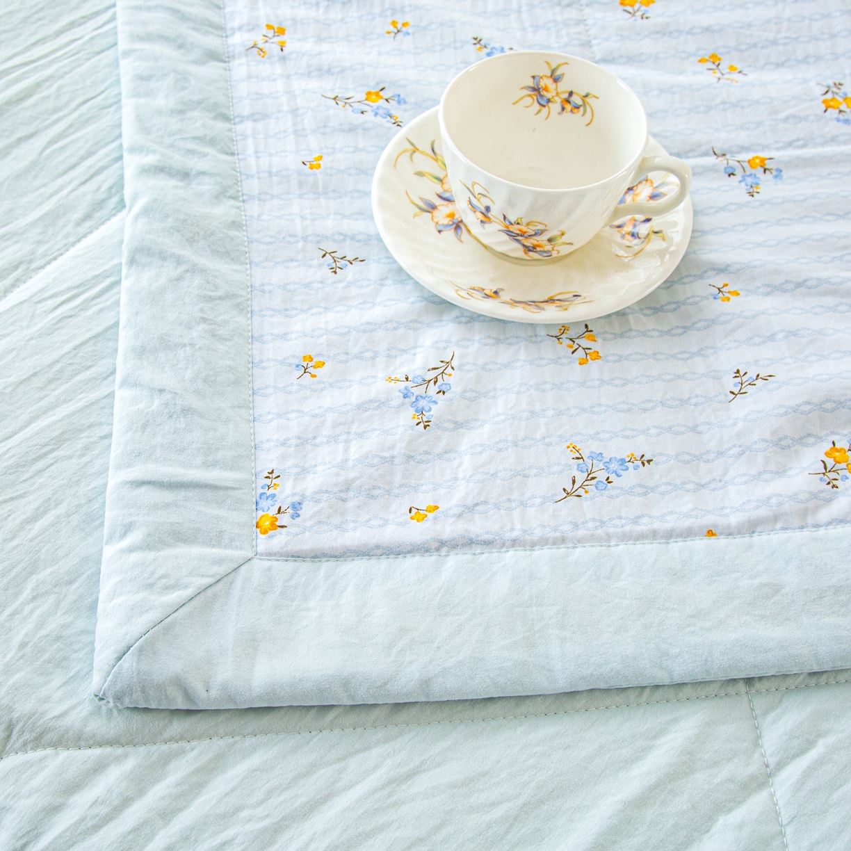 91家纺网 家纺一手货源 找家纺 美之润家纺 2026新款棉花新疆棉花被印花夏被学生单人宿舍夏被 浅蓝碎花