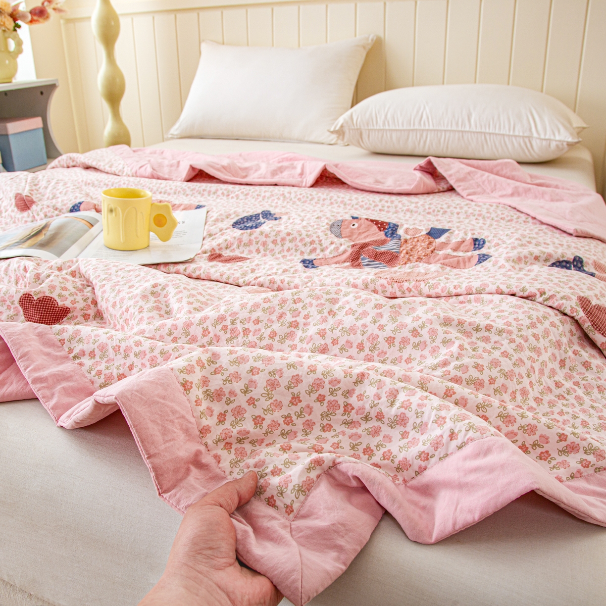 91家纺网 家纺一手货源 找家纺 美之润家纺 2026新款棉花新疆棉花被印花夏被学生单人宿舍夏被 田园小马