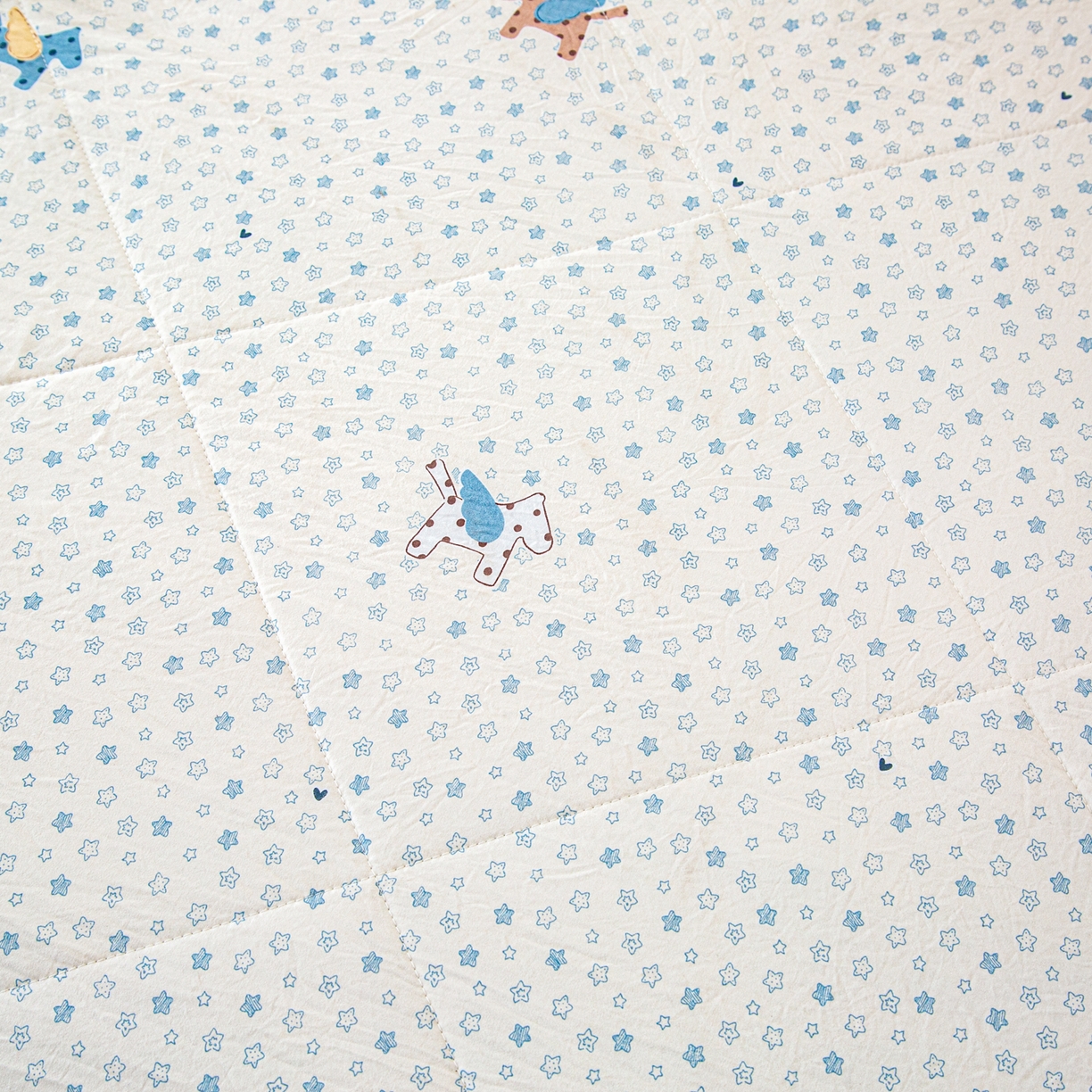 91家纺网 家纺一手货源 找家纺 美之润家纺 2026新款棉花新疆棉花被印花夏被学生单人宿舍夏被 星马漫语