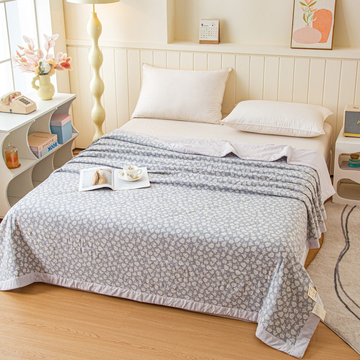 91家纺网 家纺一手货源 找家纺 美之润家纺 2026新款棉花新疆棉花被印花夏被学生单人宿舍夏被 云柔浅灰