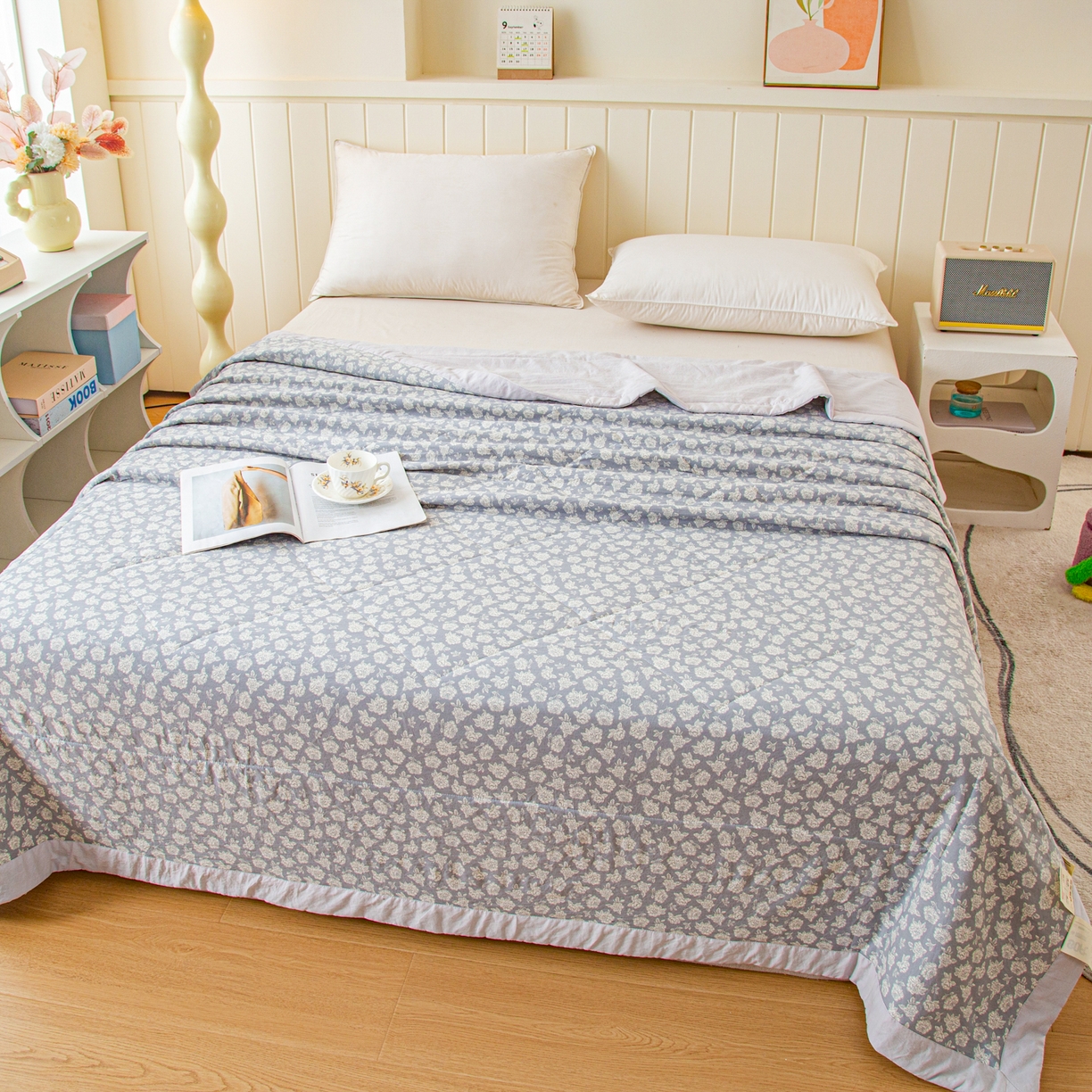 91家纺网 家纺一手货源 找家纺 美之润家纺 2026新款棉花新疆棉花被印花夏被学生单人宿舍夏被 云柔浅灰