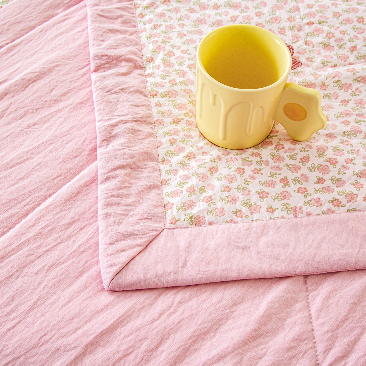 91家纺网 家纺一手货源 找家纺 美之润家纺 2026新款棉花新疆棉花被印花夏被学生单人宿舍夏被 田园小马