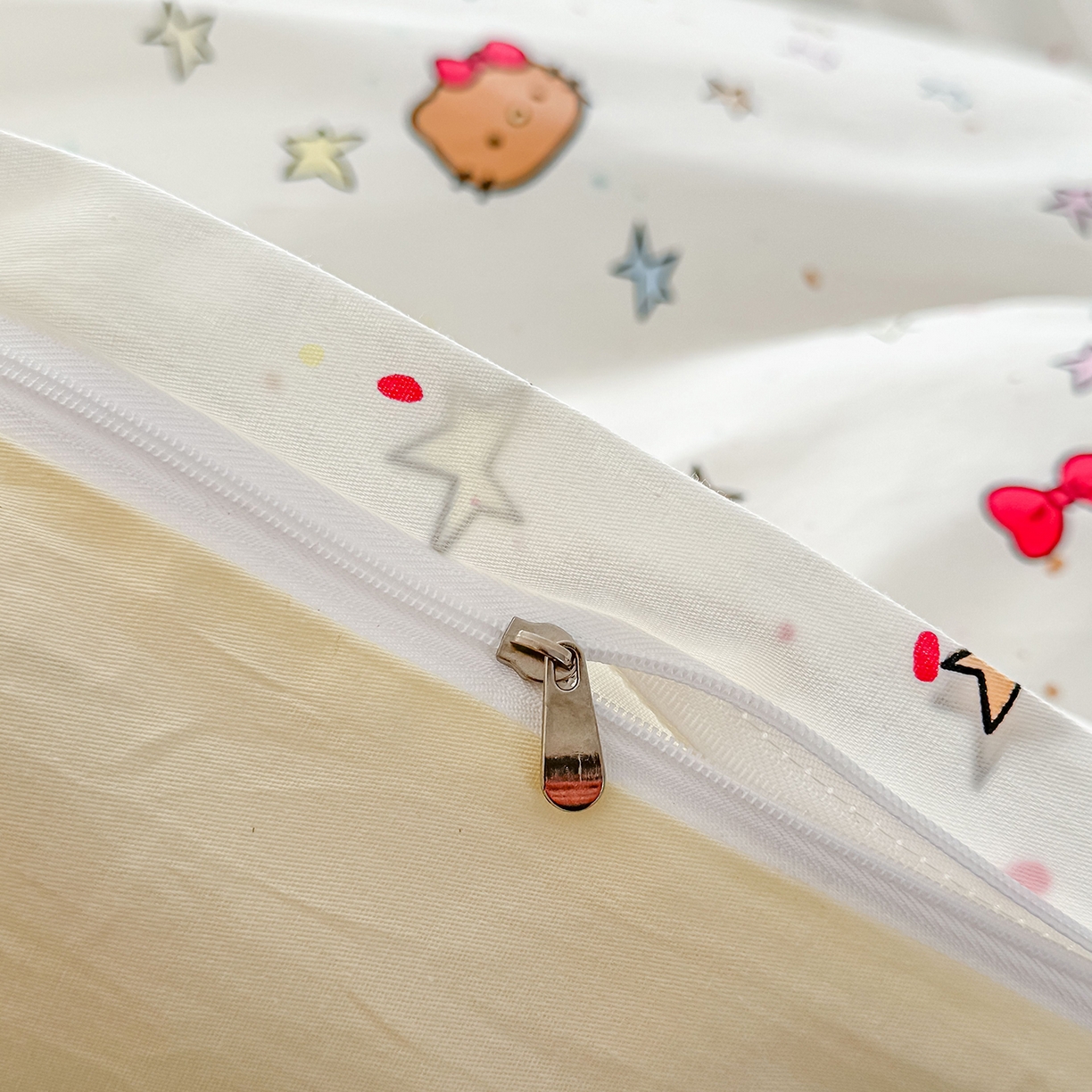 91家纺网 家纺一手货源 找家纺 小蓝孩家纺 2026新款12868全棉印花单被套(联系商家可打折，尺寸可定制) 星星凯蒂猫