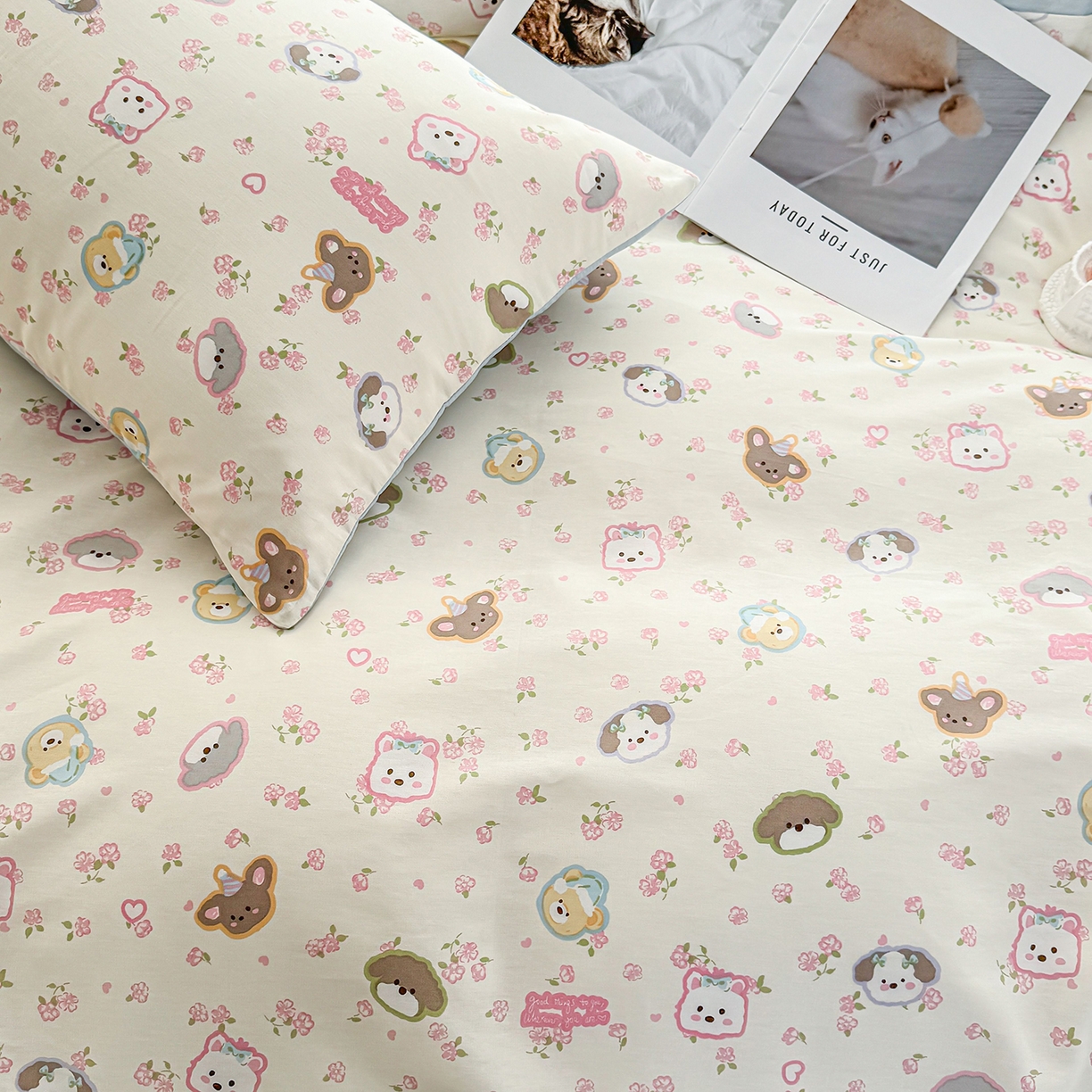 91家纺网 家纺一手货源 找家纺 小蓝孩家纺 2026新款12868全棉印花单被套(联系商家可打折，尺寸可定制) 萌宠伙伴