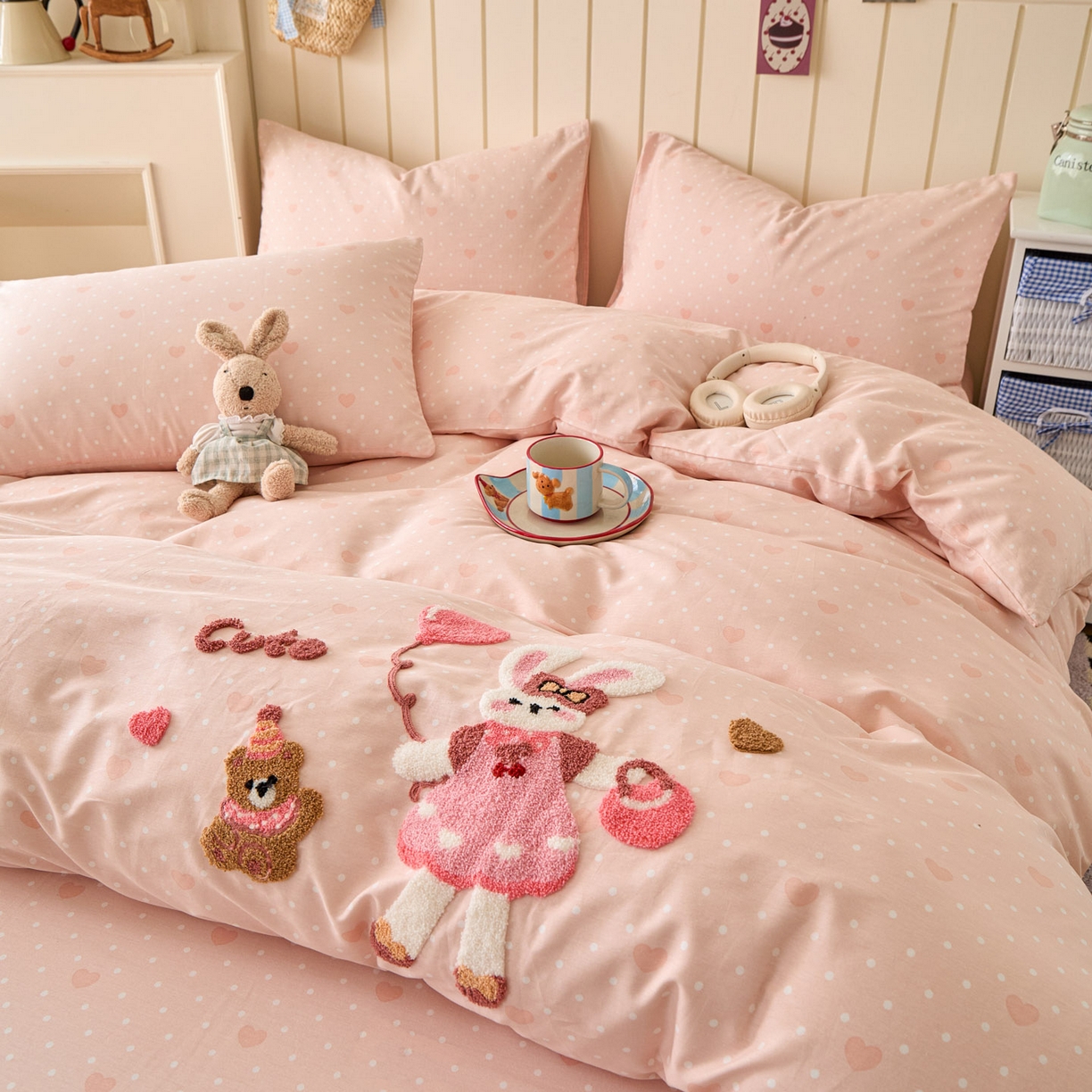 91家纺网 家纺一手货源 找家纺 倾慕家纺 2026新款全棉卡通毛巾绣系列四件套 兔兔熊