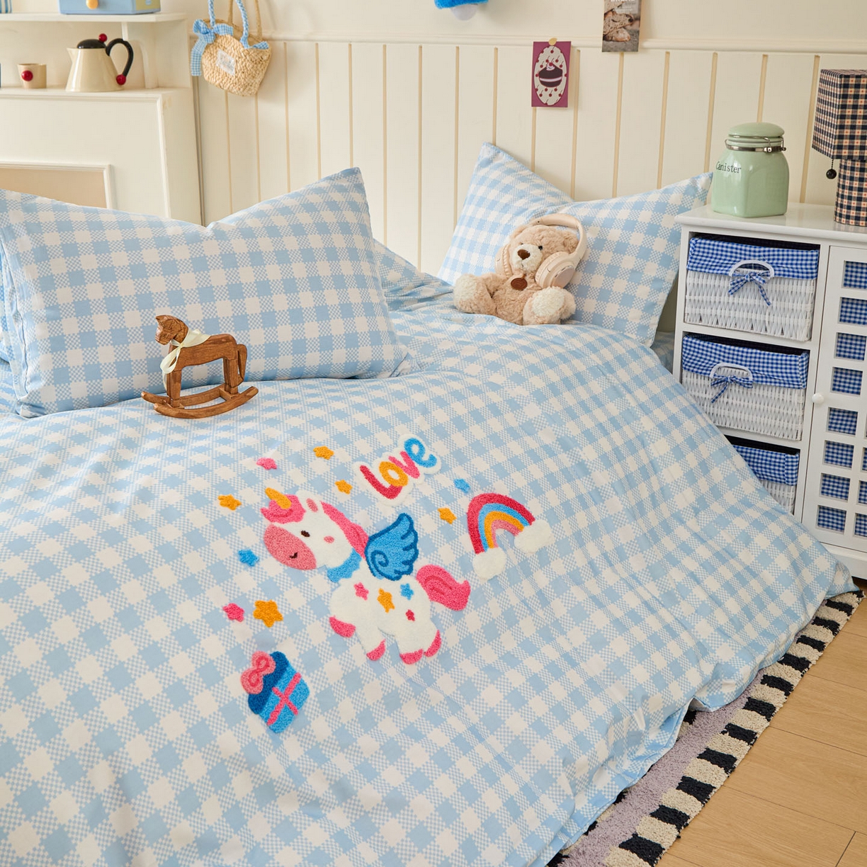 91家纺网 家纺一手货源 找家纺 倾慕家纺 2026新款全棉卡通毛巾绣系列四件套 彩虹马