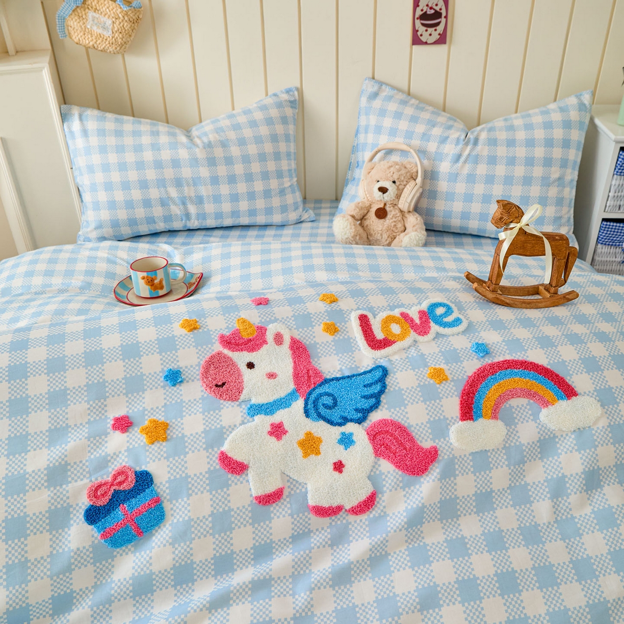 91家纺网 家纺一手货源 找家纺 倾慕家纺 2026新款全棉卡通毛巾绣系列四件套 彩虹马