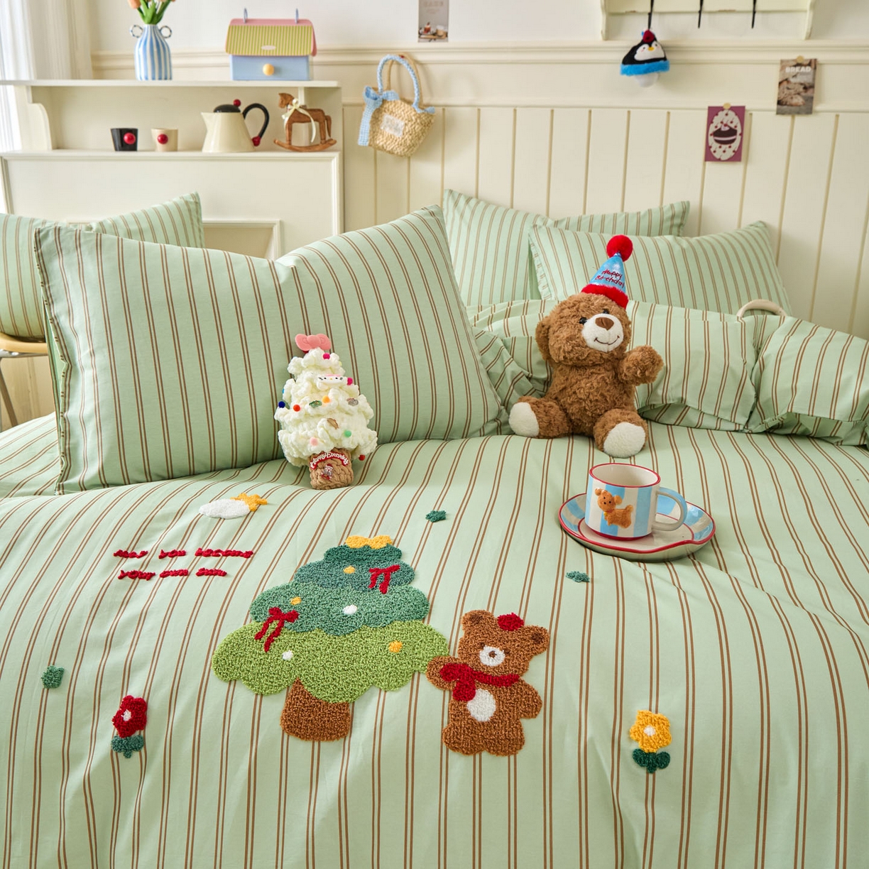 91家纺网 家纺一手货源 找家纺 倾慕家纺 2026新款全棉卡通毛巾绣系列四件套 森林小熊