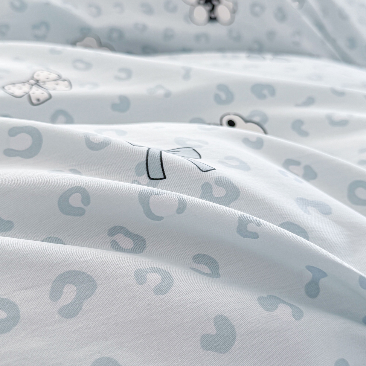 91家纺网 家纺一手货源 找家纺 小蓝孩家纺 2026新款12868全棉印花单被套(联系商家可打折，尺寸可定制) 豹纹猫咪