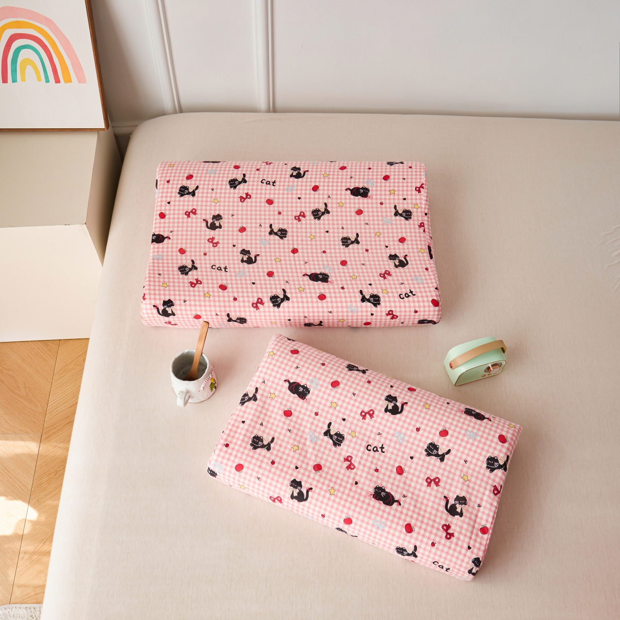 91家纺网 家纺一手货源 找家纺 百寐 2026新款全棉A类双层纱立体乳胶枕套纯棉纱布卡通碎花小清新枕套 立体-红格猫咪