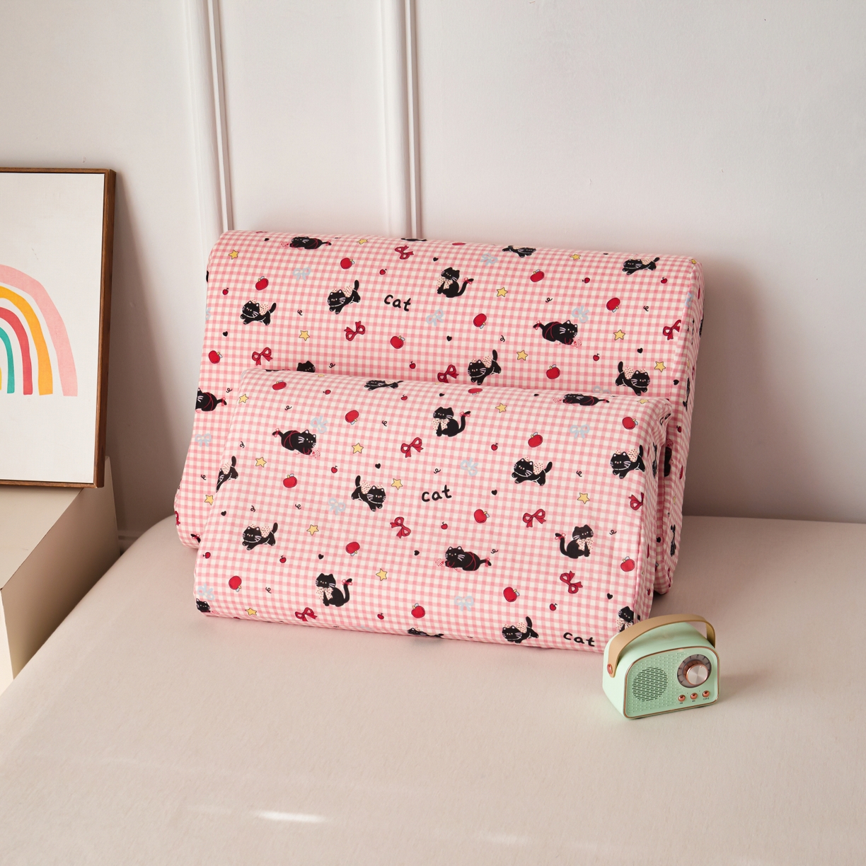 91家纺网 家纺一手货源 找家纺 百寐 2026新款全棉A类双层纱立体乳胶枕套纯棉纱布卡通碎花小清新枕套 立体-红格猫咪