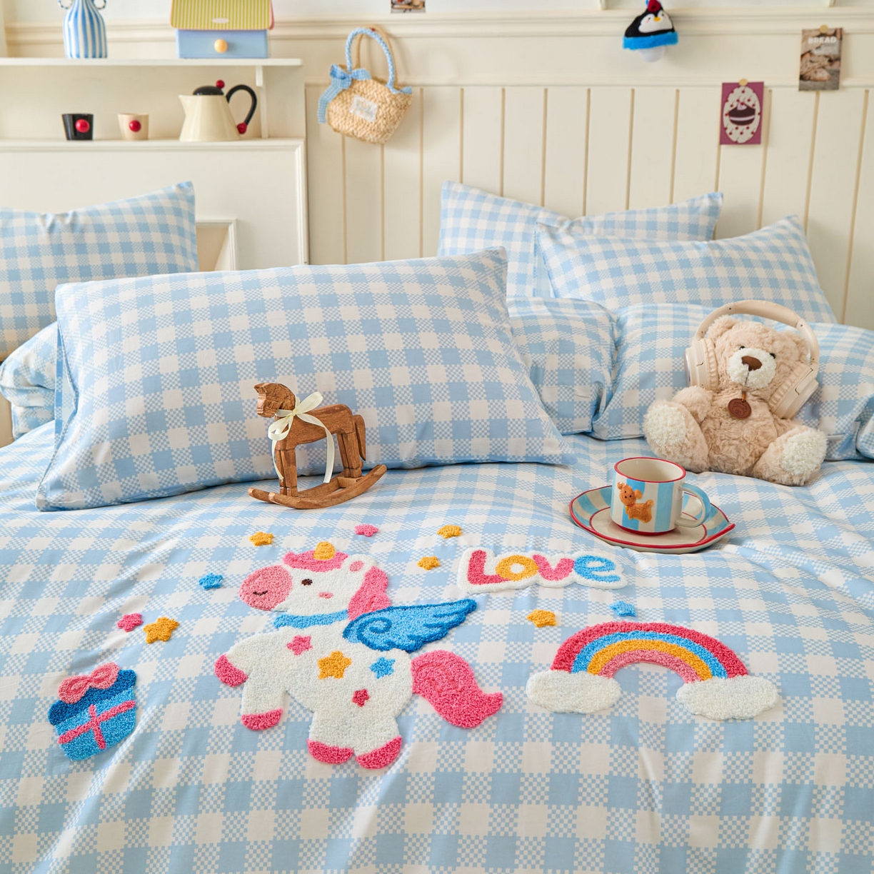 91家纺网 家纺一手货源 找家纺 倾慕家纺 2026新款全棉卡通毛巾绣系列单被套 彩虹马