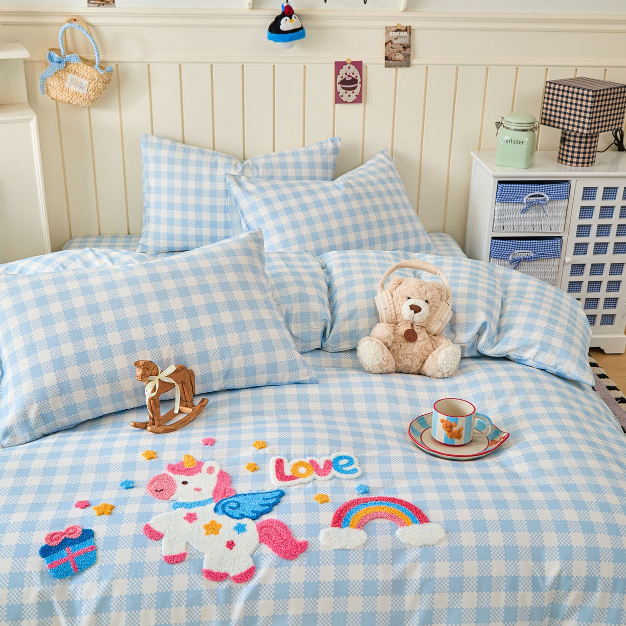 91家纺网 家纺一手货源 找家纺 倾慕家纺 2026新款全棉卡通毛巾绣系列单被套 彩虹马