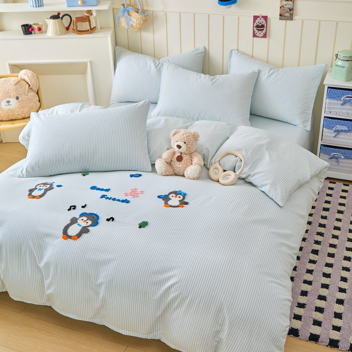 91家纺网 家纺一手货源 找家纺 倾慕家纺 2026新款全棉卡通毛巾绣系列单被套 欢乐企鹅