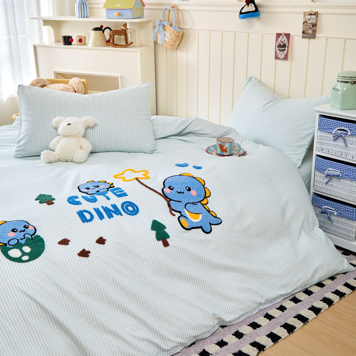 91家纺网 家纺一手货源 找家纺 倾慕家纺 2026新款全棉卡通毛巾绣系列单被套 小树恐龙