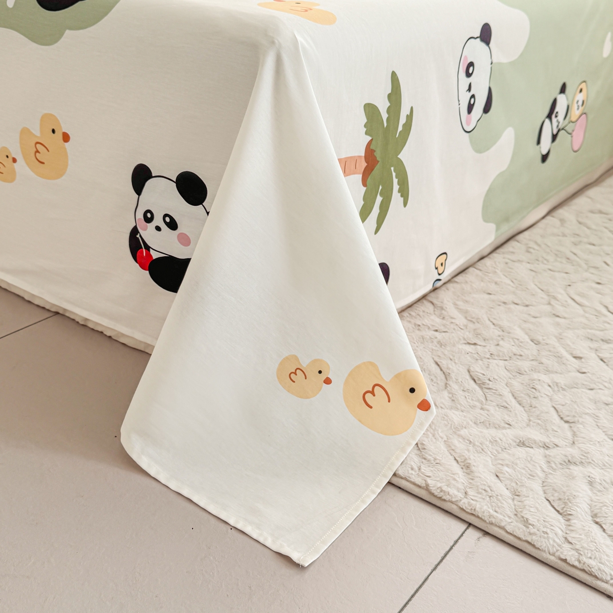 91家纺网 家纺一手货源 找家纺 小蓝孩家纺 2026新款12868全棉印花单床单(联系商家可打折，尺寸可定制) 熊猫鸭鸭乐-绿