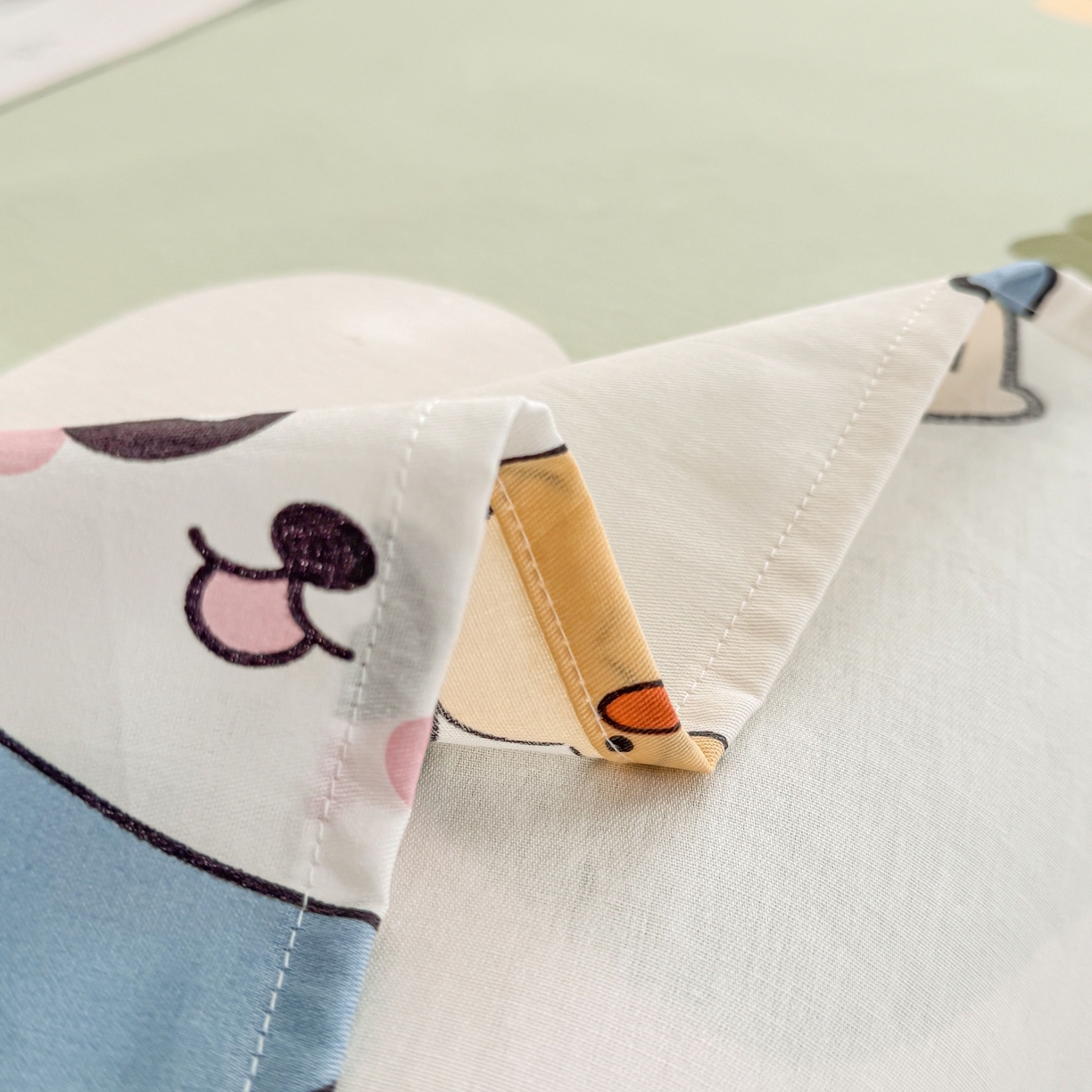 91家纺网 家纺一手货源 找家纺 小蓝孩家纺 2026新款12868全棉印花单床单(联系商家可打折，尺寸可定制) 熊猫鸭鸭乐-绿