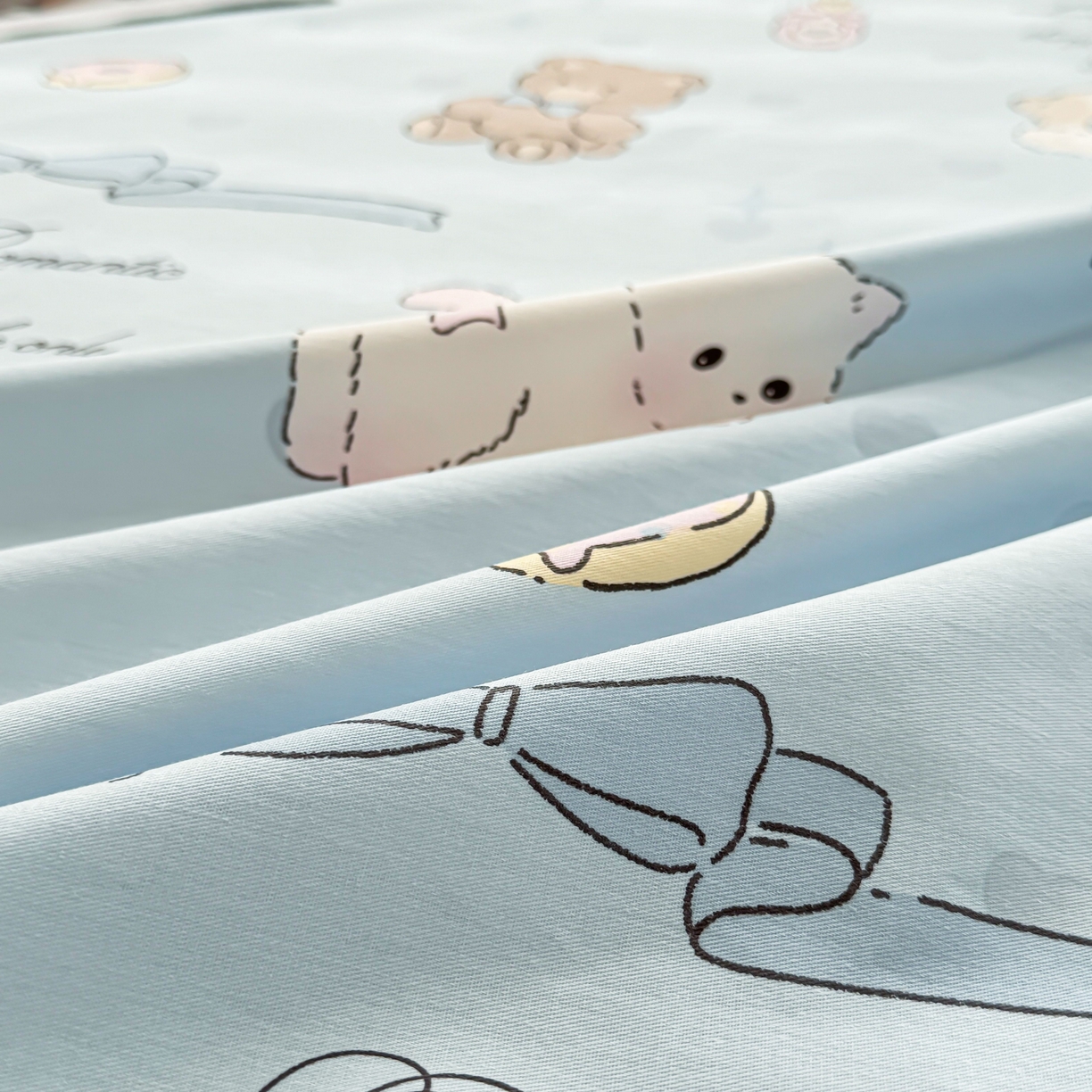 91家纺网 家纺一手货源 找家纺 小蓝孩家纺 2026新款12868全棉印花单床单(联系商家可打折，尺寸可定制) 奶油阿布-蓝