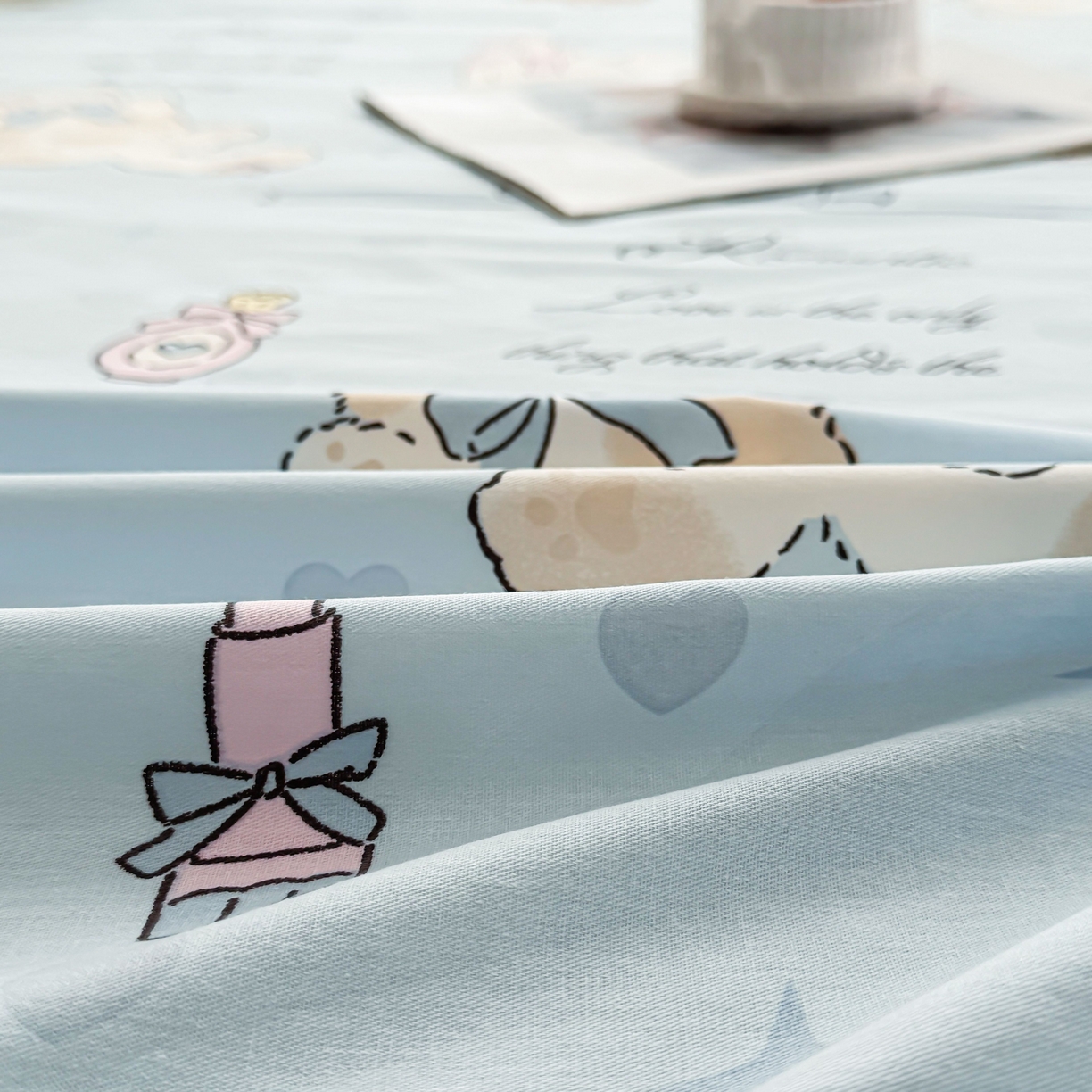 91家纺网 家纺一手货源 找家纺 小蓝孩家纺 2026新款12868全棉印花单床单(联系商家可打折，尺寸可定制) 奶油阿布-蓝