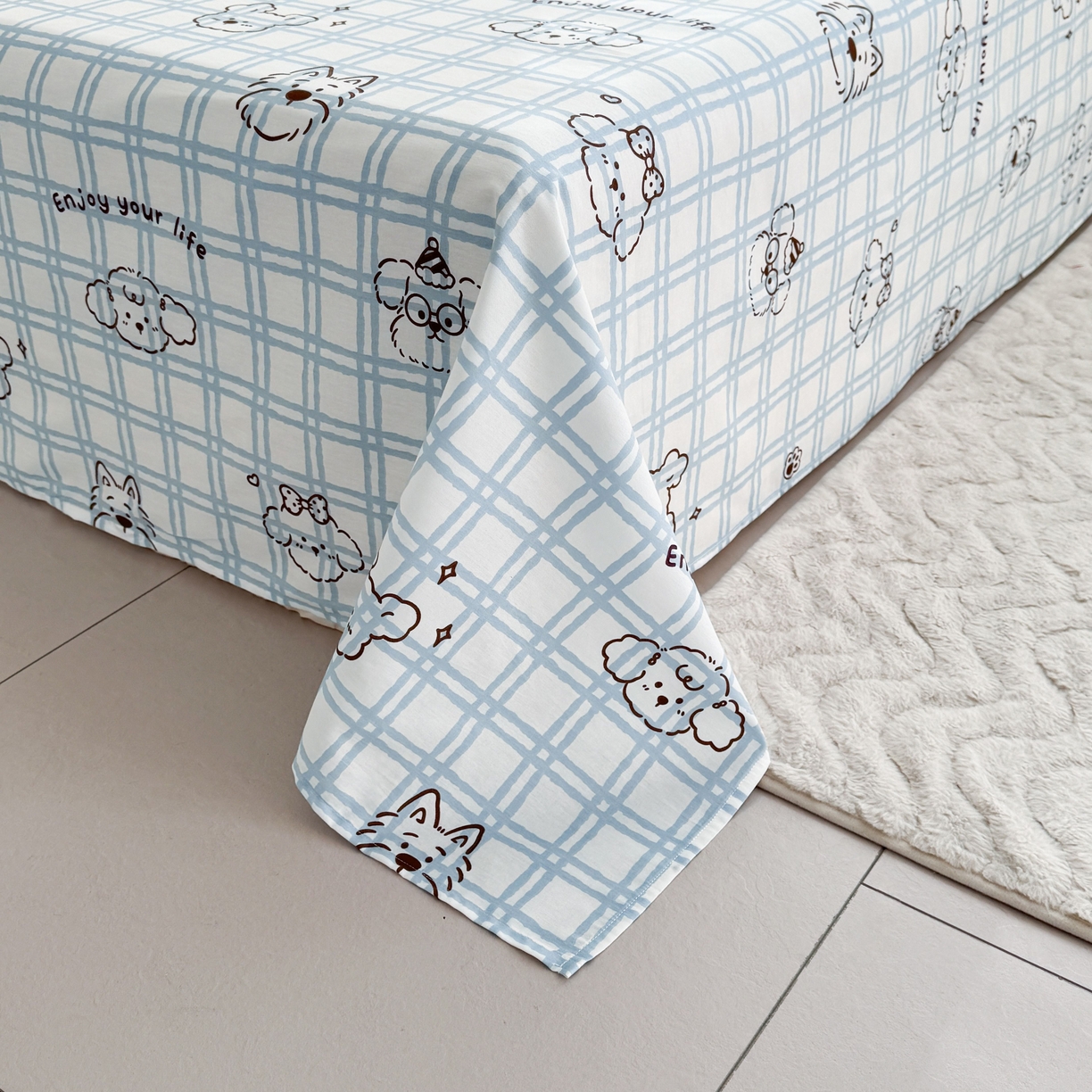 91家纺网 家纺一手货源 找家纺 小蓝孩家纺 2026新款12868全棉印花单床单(联系商家可打折，尺寸可定制) 忧郁棕熊