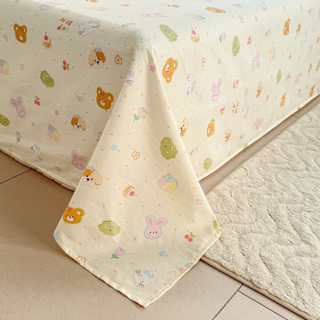 91家纺网 家纺一手货源 找家纺 小蓝孩家纺 2026新款12868全棉印花单床单(联系商家可打折，尺寸可定制) 假日小狗