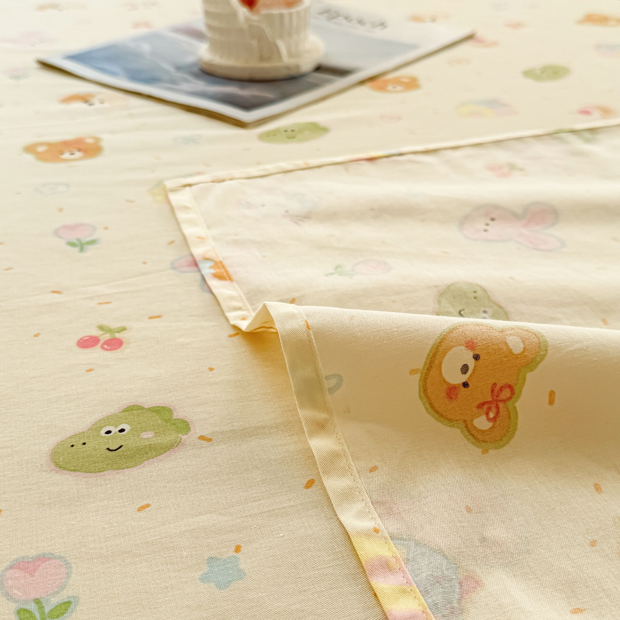 91家纺网 家纺一手货源 找家纺 小蓝孩家纺 2026新款12868全棉印花单床单(联系商家可打折，尺寸可定制) 假日小狗