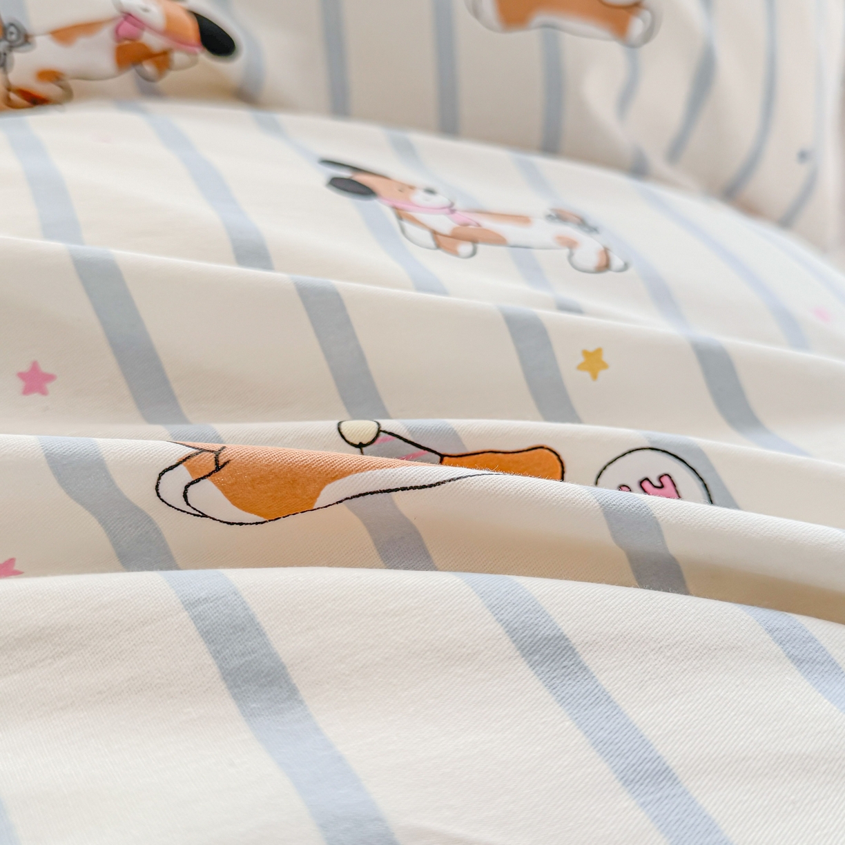 91家纺网 家纺一手货源 找家纺 小蓝孩家纺 2026新款12868全棉纯棉印花四件套（联系商家可打折，尺寸可定制） 糖纸童年