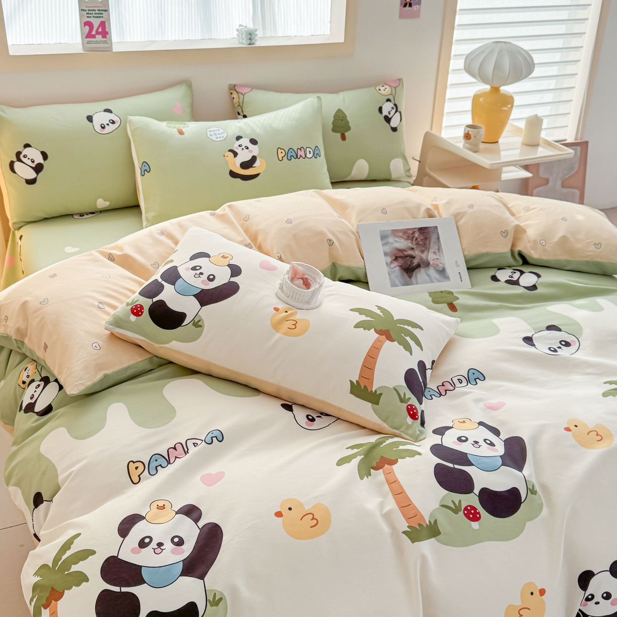 91家纺网 家纺一手货源 找家纺 小蓝孩家纺 2026新款12868全棉纯棉印花四件套（联系商家可打折，尺寸可定制） 熊猫鸭鸭乐-绿