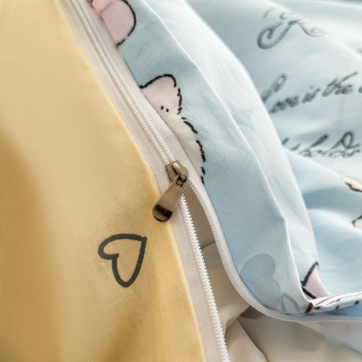 91家纺网 家纺一手货源 找家纺 小蓝孩家纺 2026新款12868全棉纯棉印花四件套（联系商家可打折，尺寸可定制） 奶油阿布-蓝