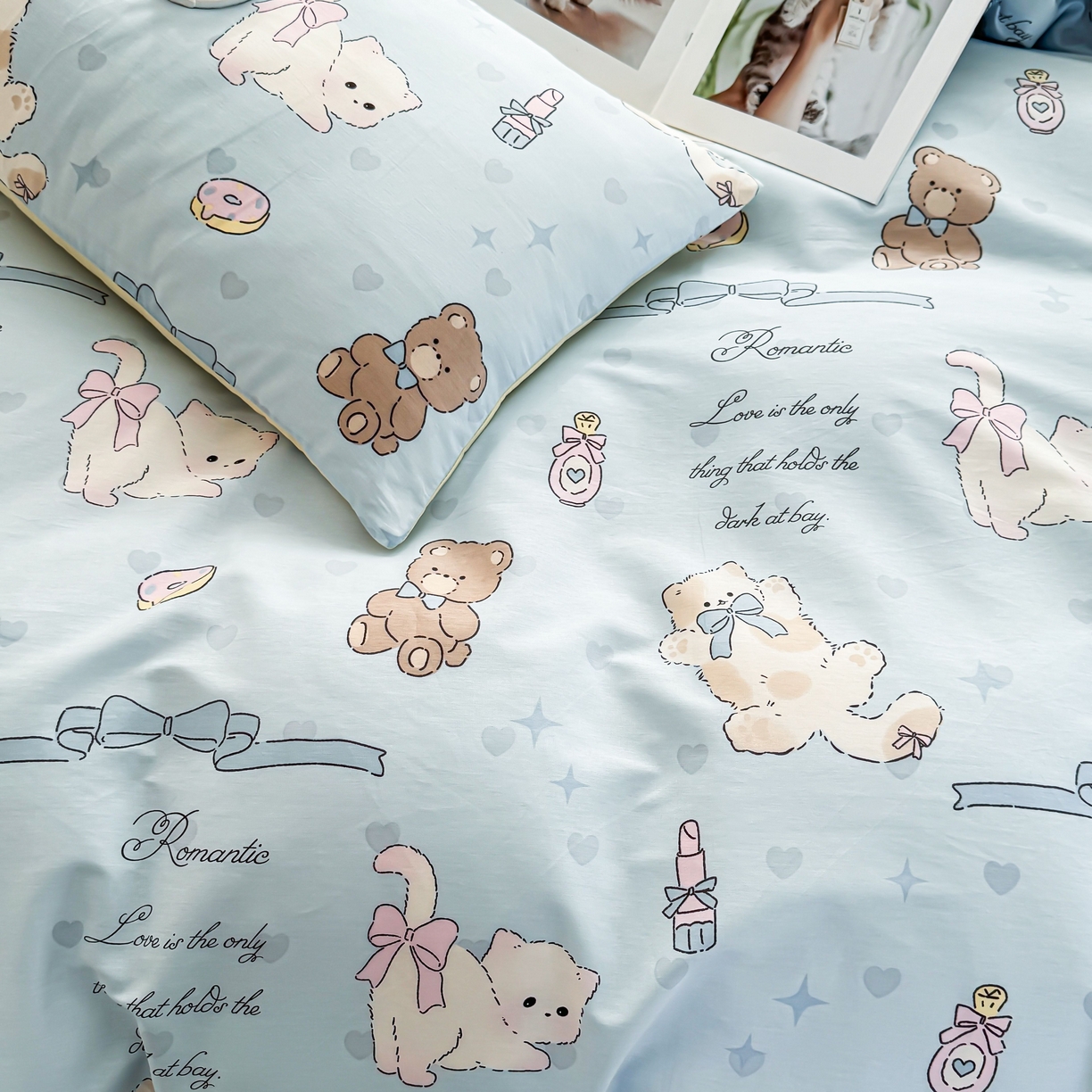 91家纺网 家纺一手货源 找家纺 小蓝孩家纺 2026新款12868全棉纯棉印花四件套（联系商家可打折，尺寸可定制） 奶油阿布-蓝