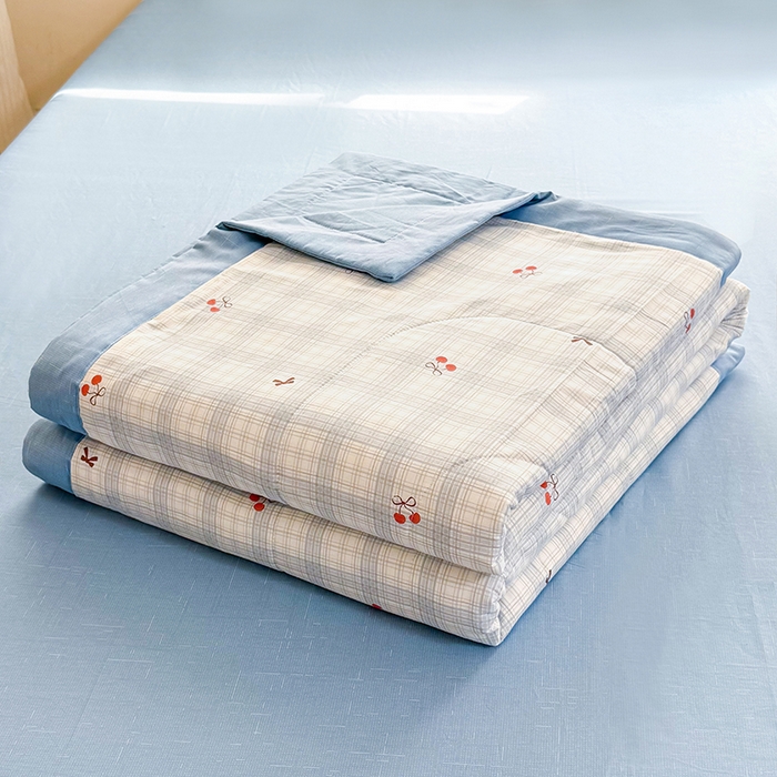 91家纺网 家纺一手货源 找家纺 禹祥家纺 （包质检）2026新款A类里外全棉新疆棉夏被夏凉被空调被儿童被 蓝格樱桃