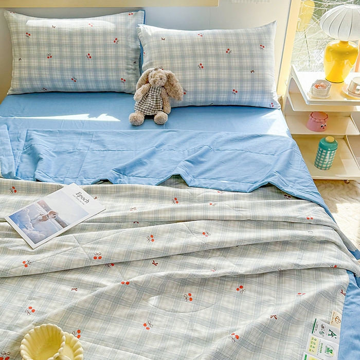 91家纺网 家纺一手货源 找家纺 禹祥家纺 （包质检）2026新款A类里外全棉新疆棉夏被夏凉被空调被儿童被 蓝格樱桃