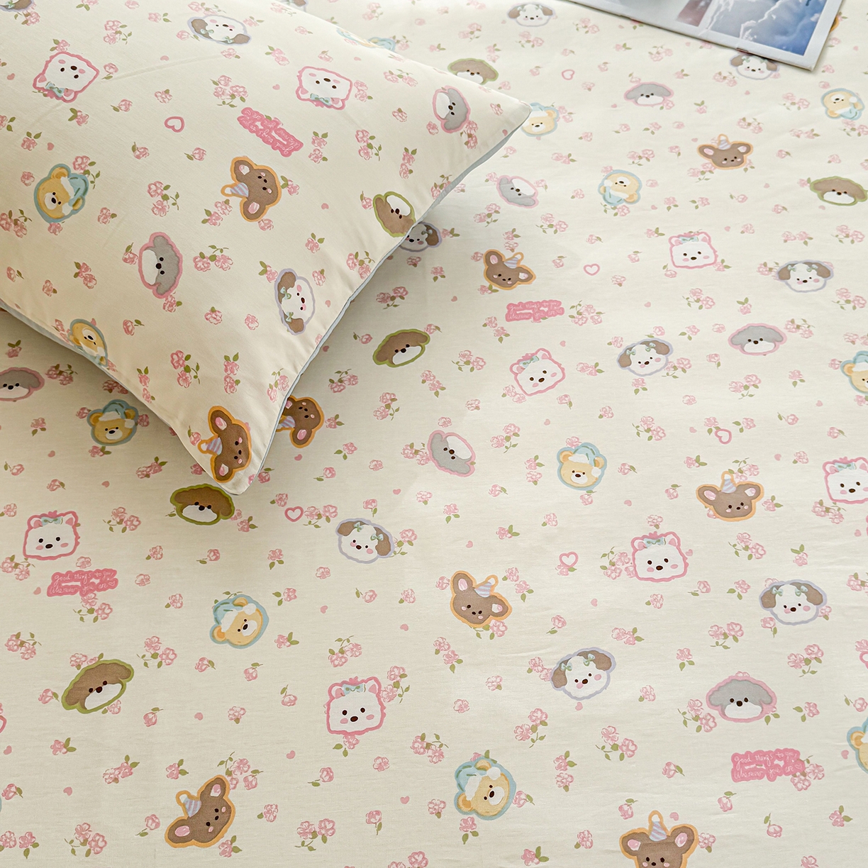 91家纺网 家纺一手货源 找家纺 小蓝孩家纺 2026新款12868全棉印花单床笠(联系商家可打折，尺寸可定制) 萌宠伙伴