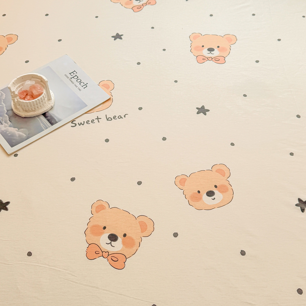 91家纺网 家纺一手货源 找家纺 小蓝孩家纺 2026新款12868全棉印花单床笠(联系商家可打折，尺寸可定制) 领结熊宝