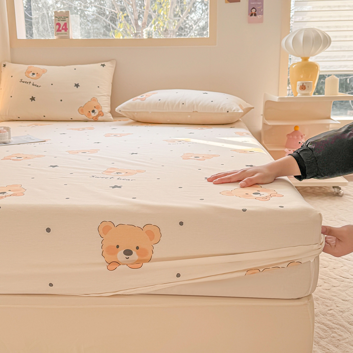 91家纺网 家纺一手货源 找家纺 小蓝孩家纺 2026新款12868全棉印花单床笠(联系商家可打折，尺寸可定制) 领结熊宝