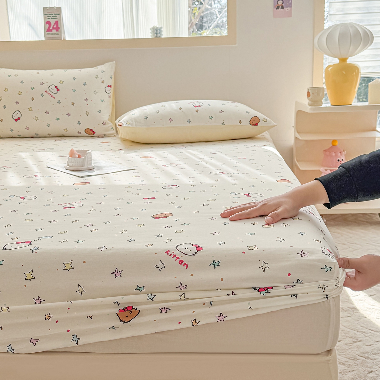 91家纺网 家纺一手货源 找家纺 小蓝孩家纺 2026新款12868全棉印花单床笠(联系商家可打折，尺寸可定制) 星星凯蒂猫