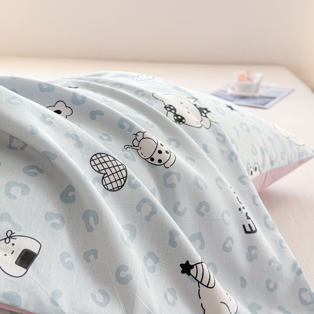 91家纺网 家纺一手货源 找家纺 小蓝孩家纺 2026新款12868全棉单人信封枕套(联系商家可打折，尺寸可定制) 豹纹猫咪