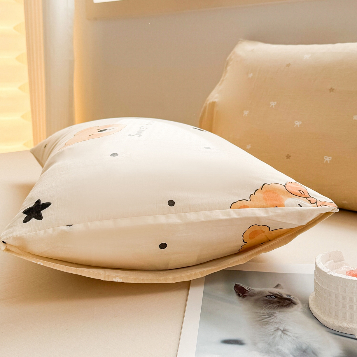 91家纺网 家纺一手货源 找家纺 小蓝孩家纺 2026新款12868全棉单人信封枕套(联系商家可打折，尺寸可定制) 领结熊宝