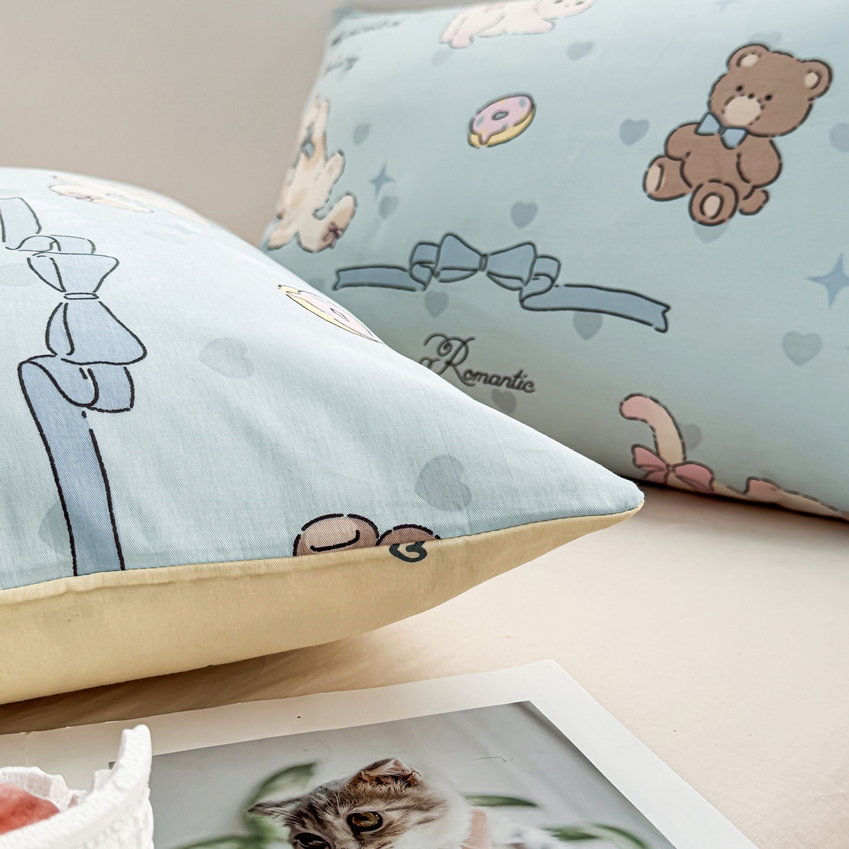 91家纺网 家纺一手货源 找家纺 小蓝孩家纺 2026新款12868全棉单人信封枕套(联系商家可打折，尺寸可定制) 奶油阿布-蓝